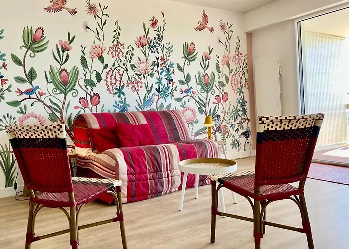 Large Studio Direct Access To The Beach